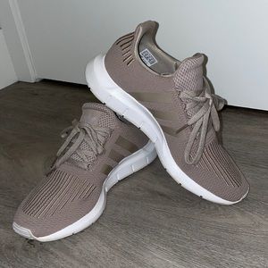 Adidas tan sneakers
